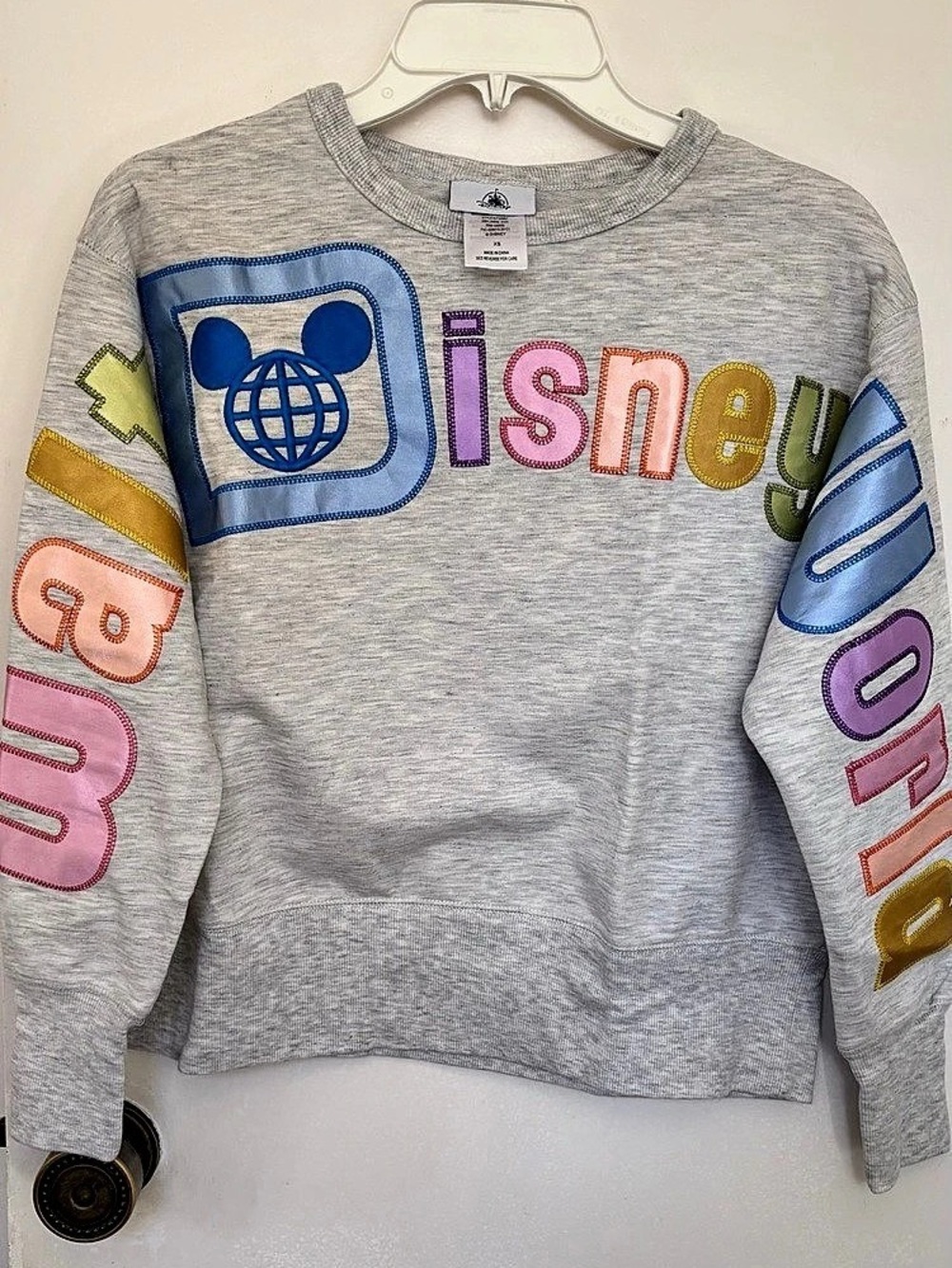Walt Disney World Parks Graphic Gray & Multicolor Sweatshirt Size XS